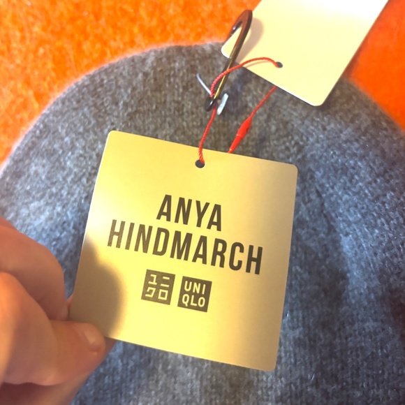 Anya Hindmarch Uniqlo collab gray 100% cashmere knitted beanie hat tuque NWT - Picture 4 of 8